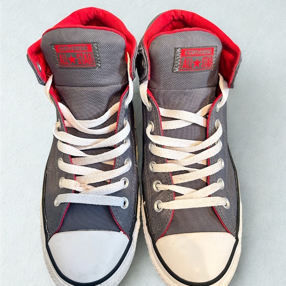 Converse Men's Sneakers in Gray with Red Highlights - Picture 4 of 5